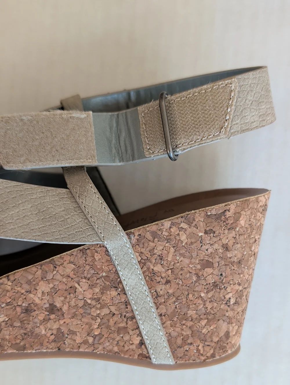 Blowfish Malibu 4Earth Hot Sun Strappy Wedge Sandals 11 Taupe Grey - DEFECT